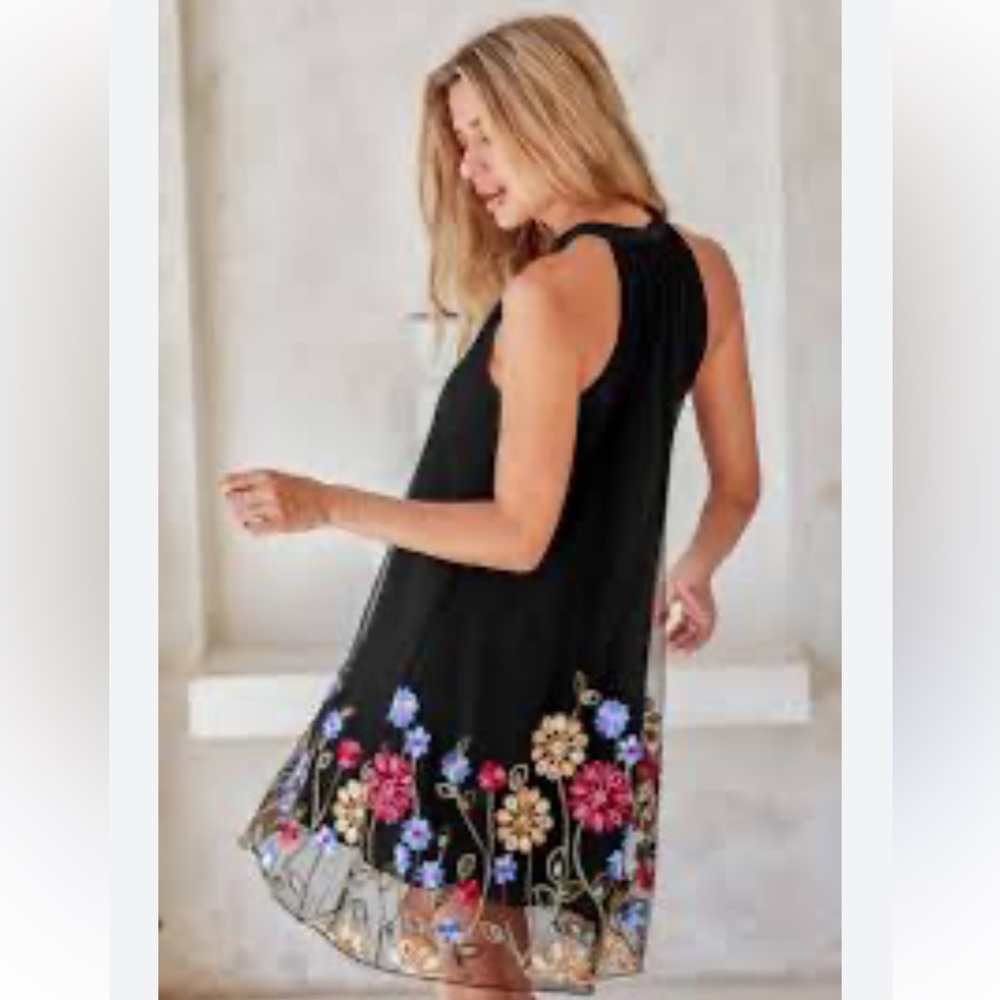 Floral Embroidered‎ Women’s Tull Over Polyester Halter Neck Dress. Size M